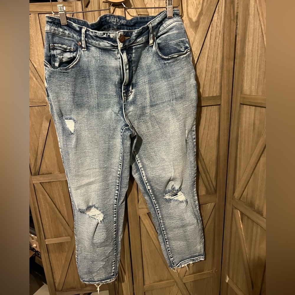 Distressed High rise cropped jeans